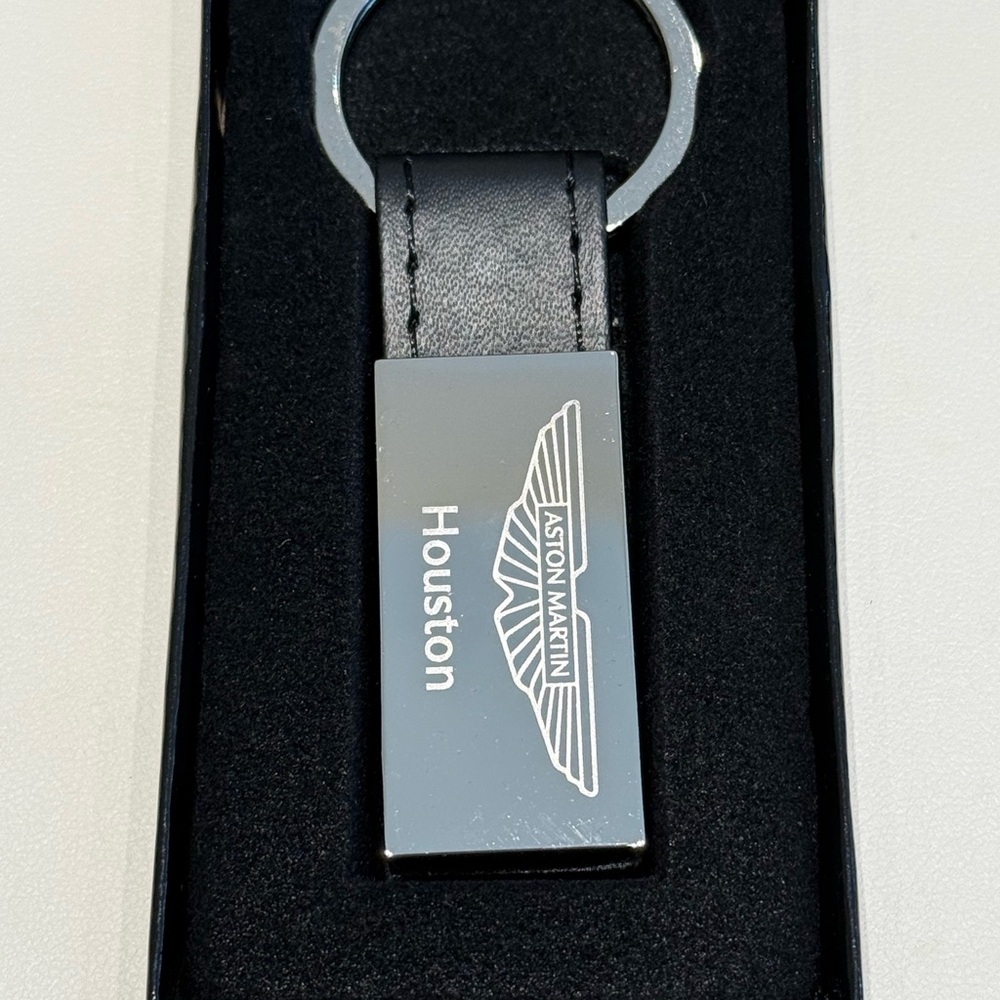 Aston Martin Houston Keychain - Picture 3 of 3